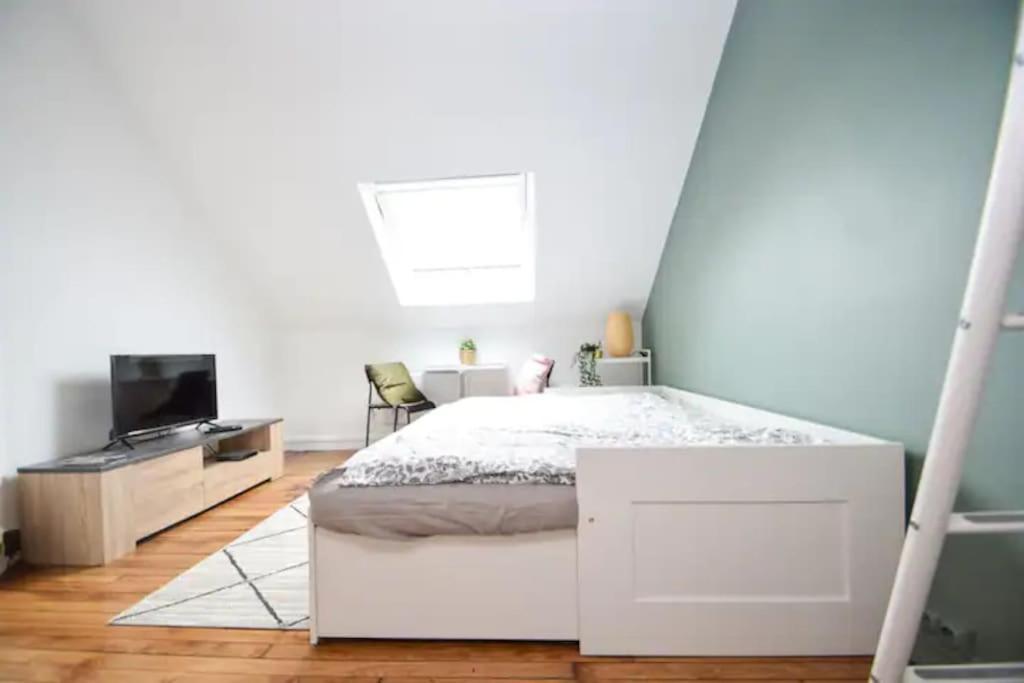 Disponible - Appartement Entier - 10Mn Rer B Aeroport Cdg - Paris Gare Du Nord, T11 Express, Le Bourget, Tout Equipe, Netflix Gratuit, 3 Personnes, 4Eme Etage, Escaliers, Parc Des Expositions, Parking Rue Gratuit Apres 19H ドランシー エクステリア 写真