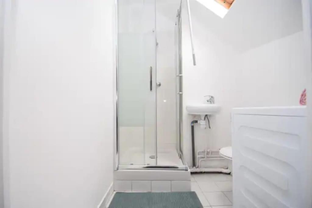 Disponible - Appartement Entier - 10Mn Rer B Aeroport Cdg - Paris Gare Du Nord, T11 Express, Le Bourget, Tout Equipe, Netflix Gratuit, 3 Personnes, 4Eme Etage, Escaliers, Parc Des Expositions, Parking Rue Gratuit Apres 19H ドランシー エクステリア 写真