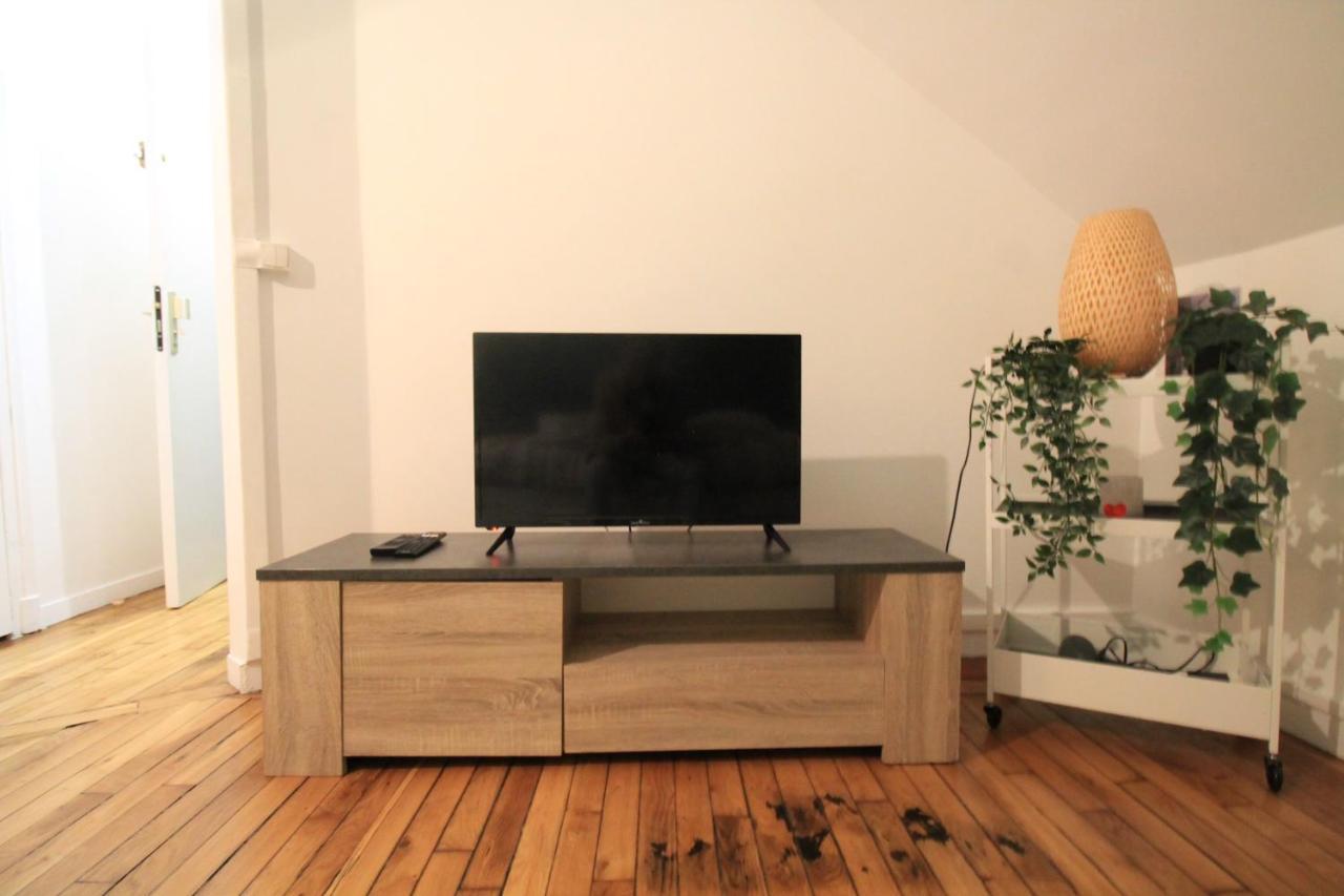 Disponible - Appartement Entier - 10Mn Rer B Aeroport Cdg - Paris Gare Du Nord, T11 Express, Le Bourget, Tout Equipe, Netflix Gratuit, 3 Personnes, 4Eme Etage, Escaliers, Parc Des Expositions, Parking Rue Gratuit Apres 19H ドランシー エクステリア 写真